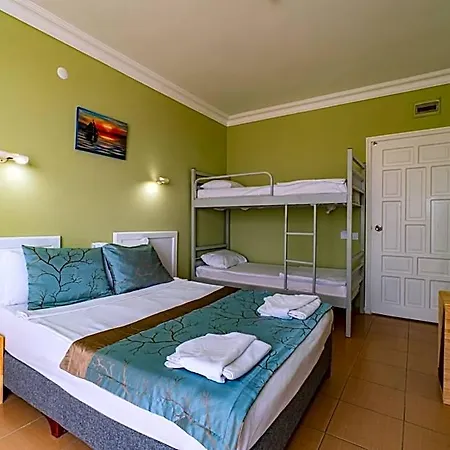 De Mare Family Hotel